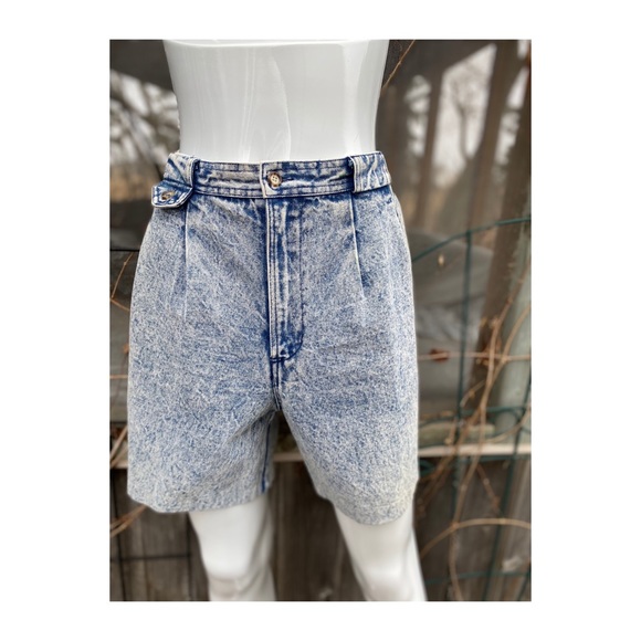 Vintage Pants - 1980s Bermuda Denim Shorts Acid Wash Pleat Front